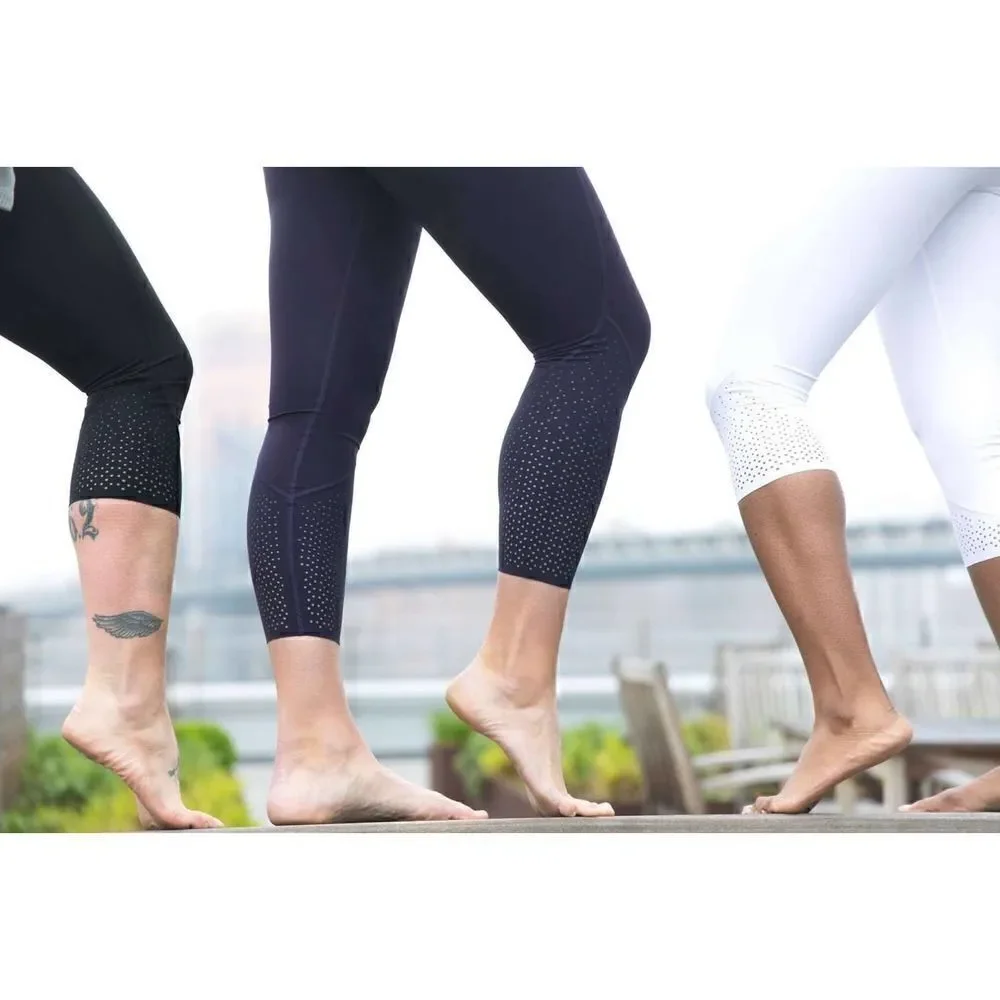 Lululemon Black Grape Purple Anew Crop Luxtreme Legging Size 4 EUC